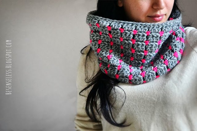 Crochet cowl - scalda collo all'uncinetto - besenseless.blogspot.com Crochet cowl - scalda collo all'uncinetto - besenseless.blogspot.com